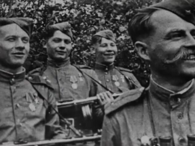 Ко Дню Победы: Советские герои (ожившие фото)